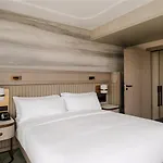 Hilton And فندق