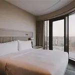 מלון Hilton And