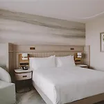 Hilton And فندق