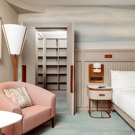 Hilton And Hotel Svinoústí