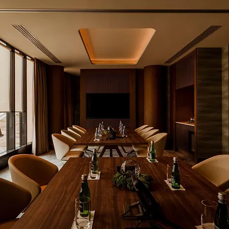 Hilton And فندق