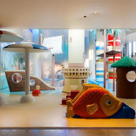 מלון Hilton And 5*