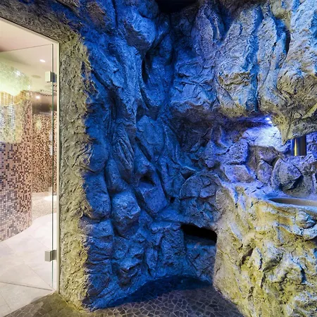 Ξενοδοχείο Hilton And 5*