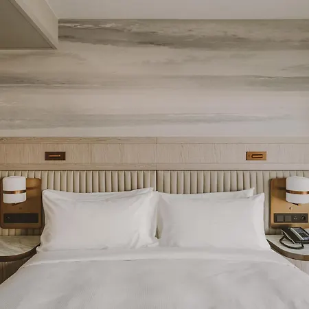 فندق Hilton And سفينويتشي