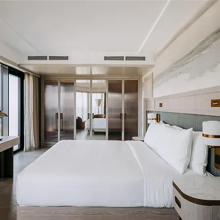 Hilton And Szálloda 5*