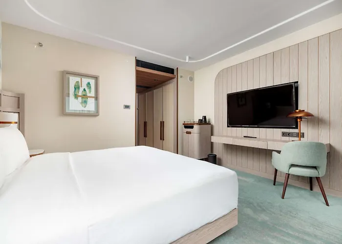 Ξενοδοχείο Hilton And